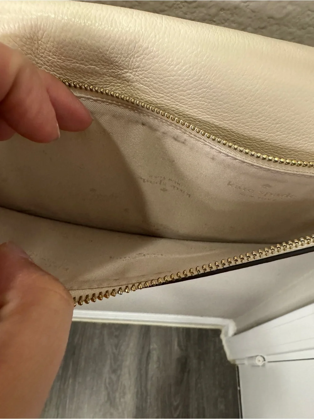 Kate Spade New York Luna Crescent Crossbody Bag White Pebbled Leather Saddle Bag